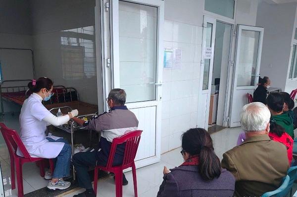 Trung tâm Y tế huyện Vĩnh Linh khám sàng lọc phát hiện sớm bệnh tăng huyết áp và đái tháo đường...